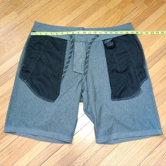 Hang Ten Hybrid Shorts NWOT, size 38 - Picture 8 of 10